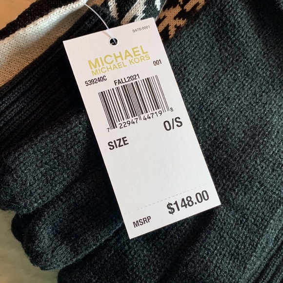 Michael Kors Three Piece Winter Set - Picture 6 of 10